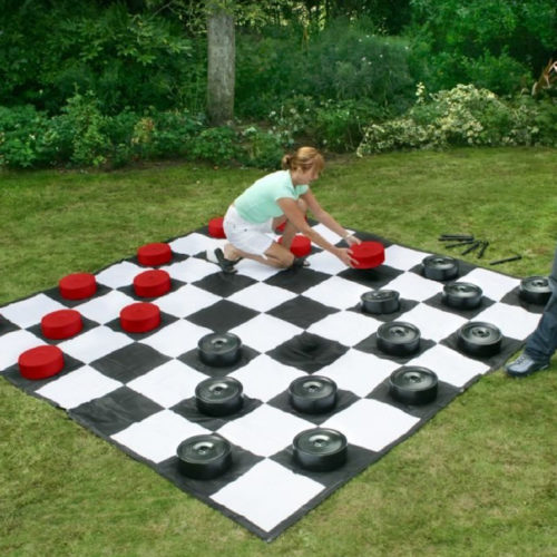 Giant checkers